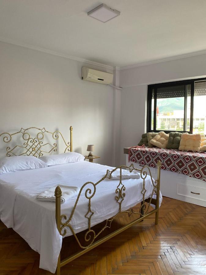 Entire Serviced Apartment With A Beautiful View Tirana Bagian luar foto