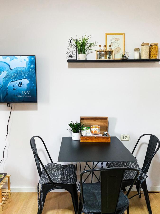 Entire Serviced Apartment With A Beautiful View Tirana Bagian luar foto